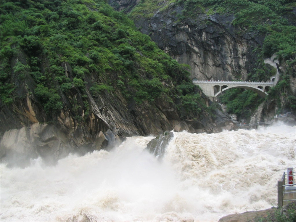 虎跳峡图片,虎跳峡图库,虎跳峡旅游图片