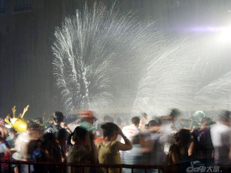泼水节狂欢图片,泼水节狂欢图库,泼水节狂欢旅游图片