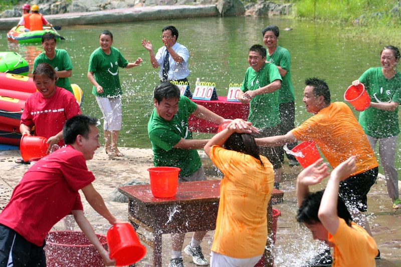 泼水节狂欢图片,泼水节狂欢图库,泼水节狂欢旅游图片