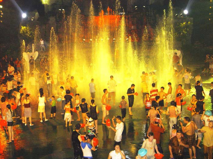 泼水节狂欢图片,泼水节狂欢图库,泼水节狂欢旅游图片