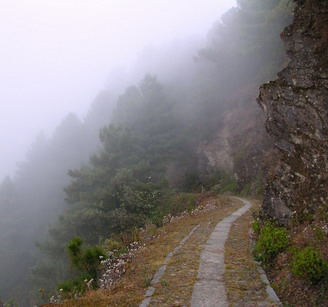 苍山玉带云游路图片,苍山玉带云游路图库,苍山玉带云游路旅游图片