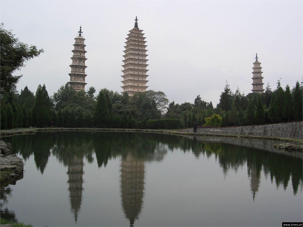 三塔倒影公园图片,三塔倒影公园图库,三塔倒影公园旅游图片