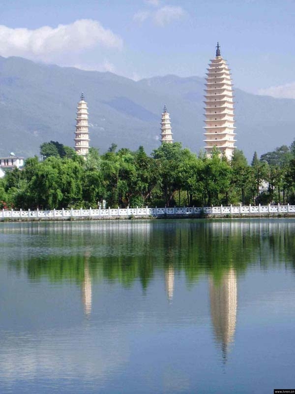 三塔倒影公园图片,三塔倒影公园图库,三塔倒影公园旅游图片