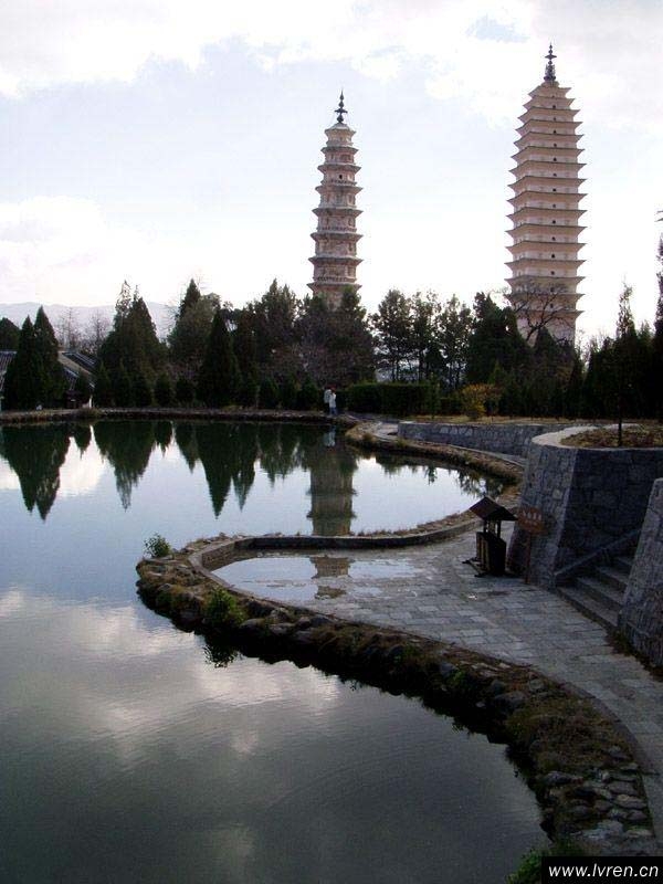 三塔倒影公园图片,三塔倒影公园图库,三塔倒影公园旅游图片