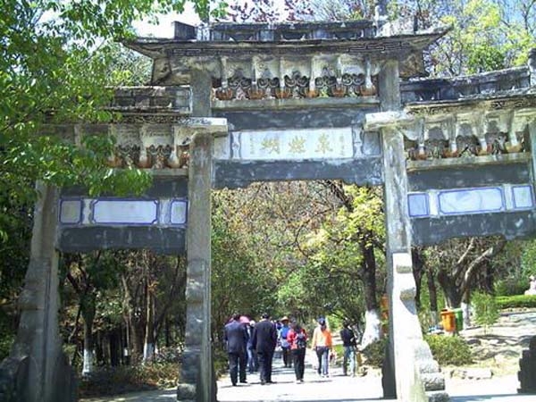 蝴蝶泉图片,蝴蝶泉图库,蝴蝶泉旅游图片