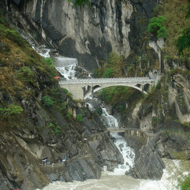 虎跳峡图片,虎跳峡图库,虎跳峡旅游图片