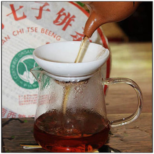 普洱茶 04年勐海茶厂 普洱茶 大益白菜班章 生茶 特价