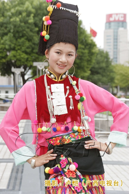 云南阿昌族：孙曦蛾图片,云南阿昌族：孙曦蛾图库,云南阿昌族：孙曦蛾旅游图片